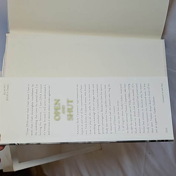 Open and shut a novel of David Rosenfelt Home Accent Cofffe table book - Picture 6 of 12